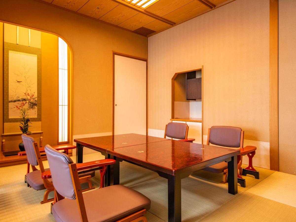 Yamashiro Onsen Miyabi No Yado Kaga Hyakumangoku Hotell Exteriör bild