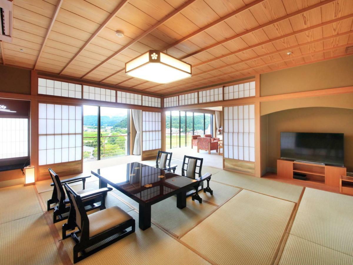 Yamashiro Onsen Miyabi No Yado Kaga Hyakumangoku Hotell Exteriör bild