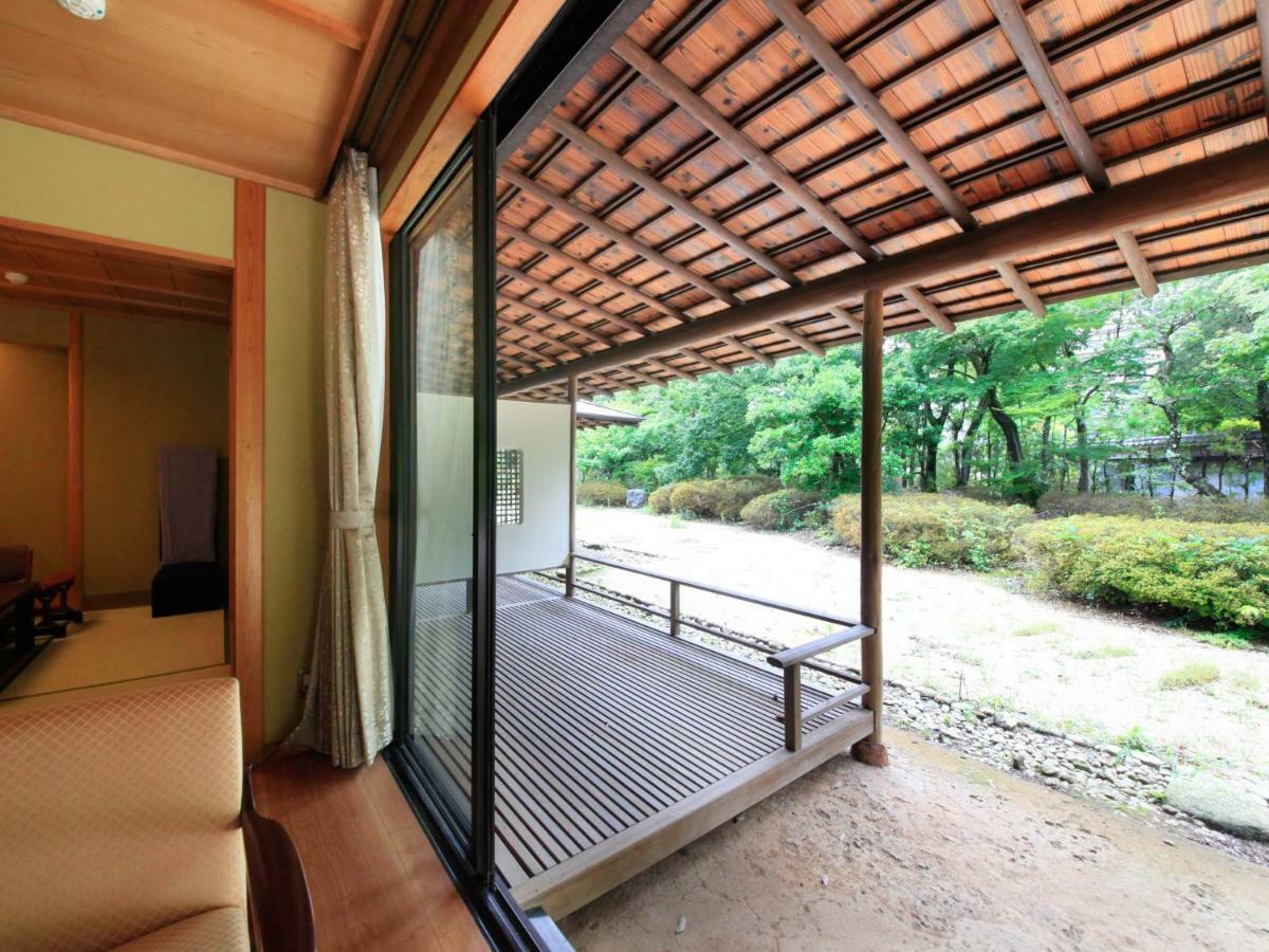 Yamashiro Onsen Miyabi No Yado Kaga Hyakumangoku Hotell Exteriör bild