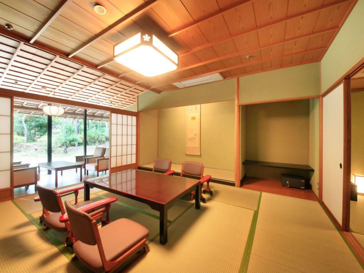 Yamashiro Onsen Miyabi No Yado Kaga Hyakumangoku Hotell Exteriör bild
